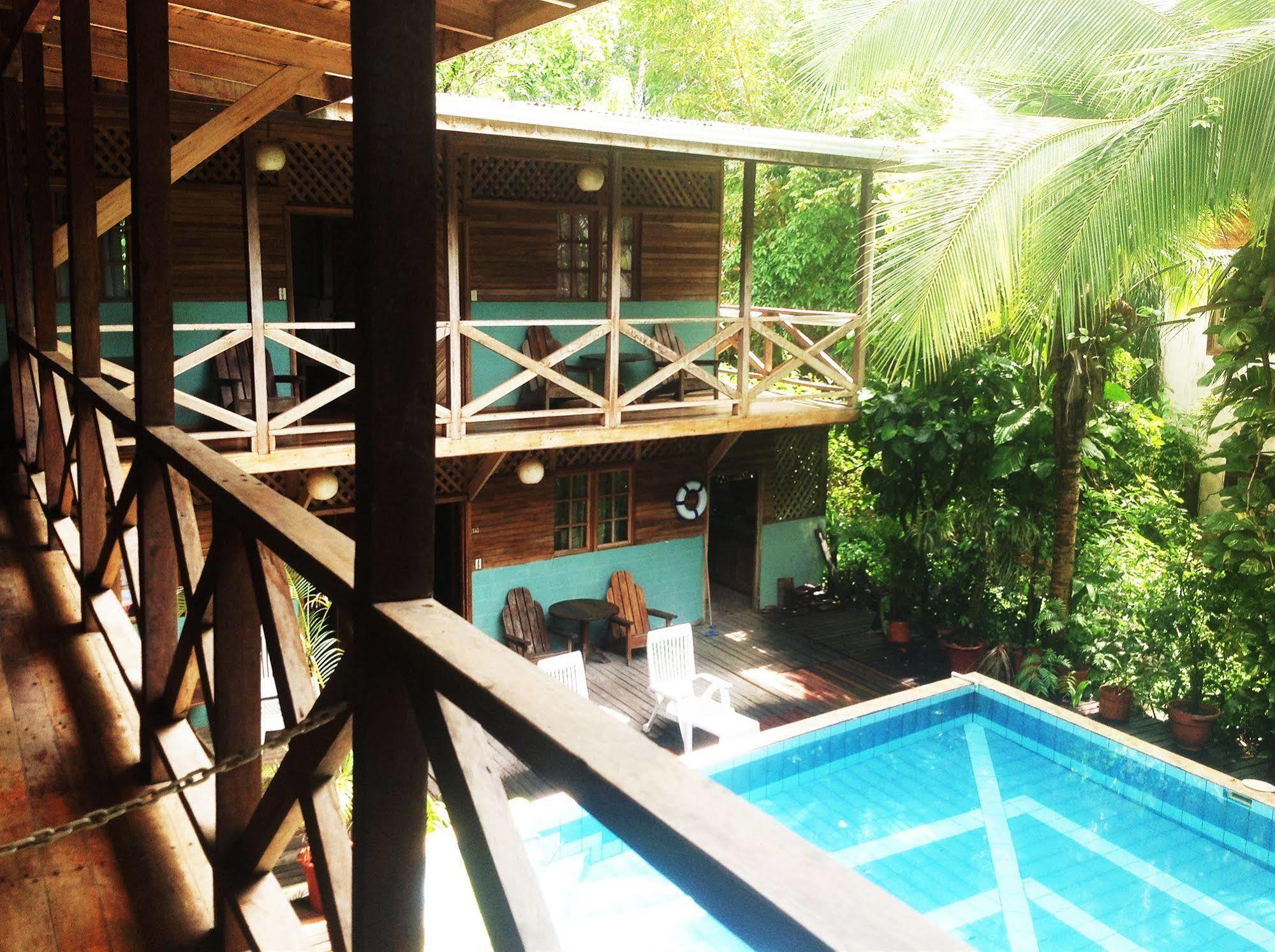 Lizard King Hotel & Suites Puerto Viejo de Talamanca Екстер'єр фото